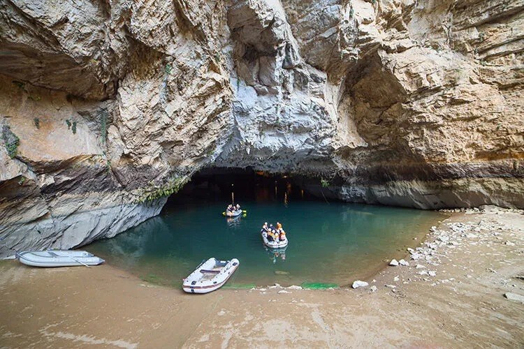 Disappearing Subterranean Rivers